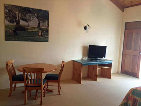 Coonawarra Place Motor Inn - Hotel NSW 11