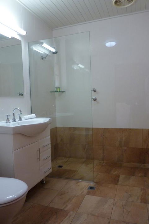 Coonawarra Place Motor Inn - Hotel NSW 13