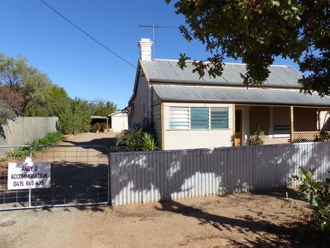Andy\'s Accommodation - Hotel NSW 2