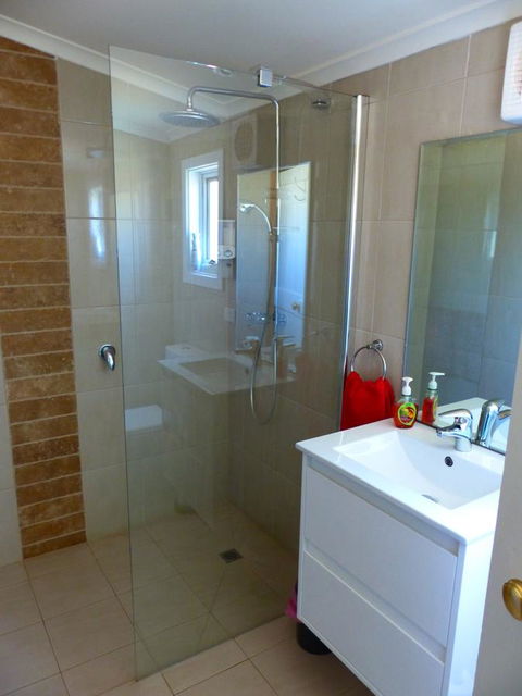 Andy\'s Accommodation - Hotel NSW 21