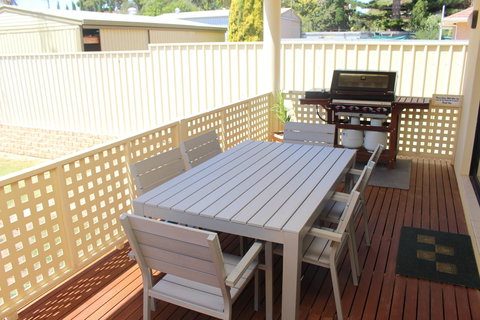 The Lighthouse - Beachfront Accommodation - Hotel NSW 3