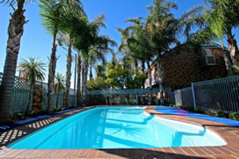 Cattlemans Country Motor Inn & Serviced Apartments - Hotel NSW 0