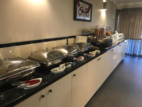 Cattlemans Country Motor Inn & Serviced Apartments - Hotel NSW 5