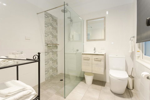 Blue Door Apartments - Hotel NSW 1