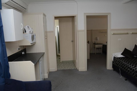 Ben Chifley Motor Inn - Hotel NSW 21