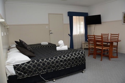 Ben Chifley Motor Inn - Hotel NSW 20