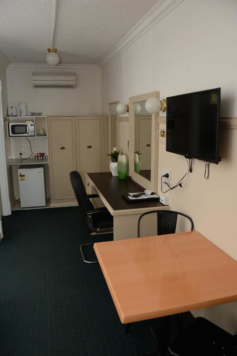 Ben Chifley Motor Inn - Hotel NSW 17