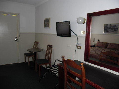 Ben Chifley Motor Inn - Hotel NSW 41