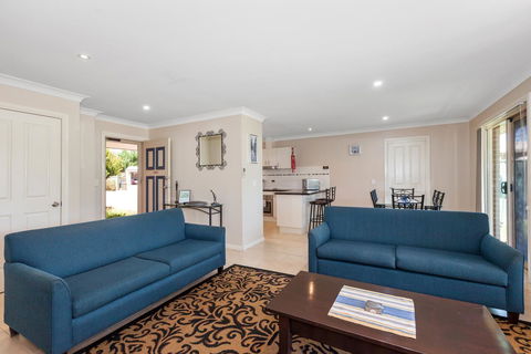 Colonial Court Villas - Hotel NSW 20