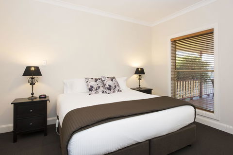 Colonial Court Villas - Hotel NSW 13