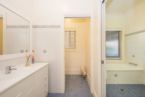 Colonial Court Villas - Hotel NSW 6