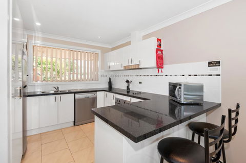 Colonial Court Villas - Hotel NSW 17
