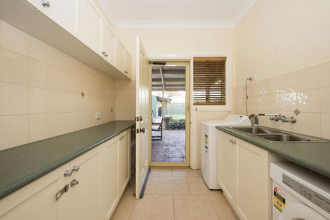 Colonial Court Villas - Hotel NSW 7