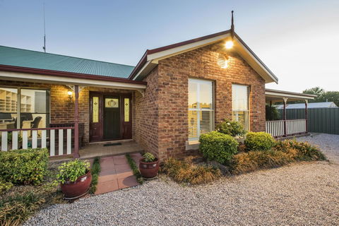 Colonial Court Villas - Hotel NSW 1