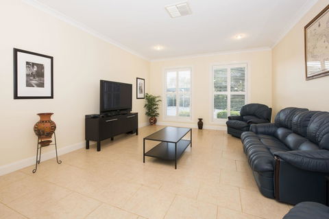 Colonial Court Villas - Hotel NSW 8