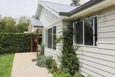 Armidale Cottage - House 2 - Hotel NSW 2