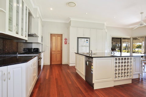 Terara Riverside Retreat - Hotel NSW 8