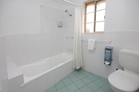 Sapphire Waters Motor Inn - Hotel NSW 18