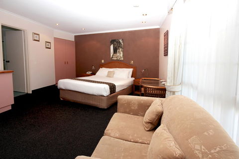 Sapphire Waters Motor Inn - Hotel NSW 6