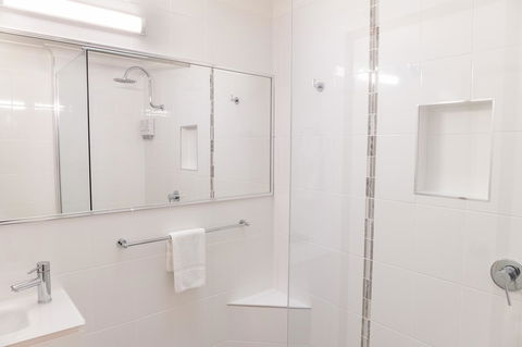 Sapphire Waters Motor Inn - Hotel NSW 3