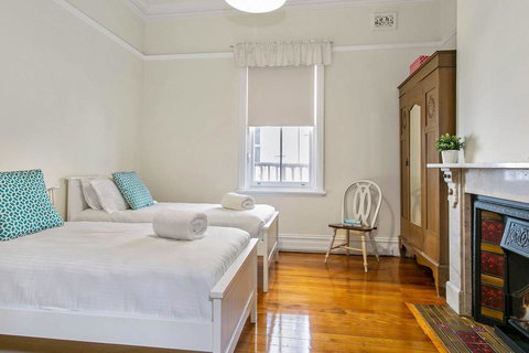 Oversized 2 Bedroom Manly Beach House - Hotel NSW 5