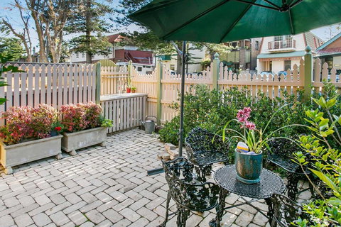 Oversized 2 Bedroom Manly Beach House - Hotel NSW 1