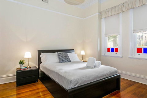 Oversized 2 Bedroom Manly Beach House - Hotel NSW 6