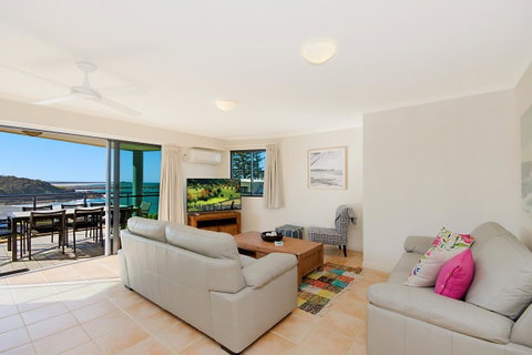 The Cove Yamba - Hotel NSW 11