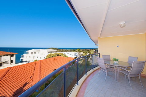 The Cove Yamba - Hotel NSW 5