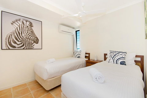 The Cove Yamba - Hotel NSW 7