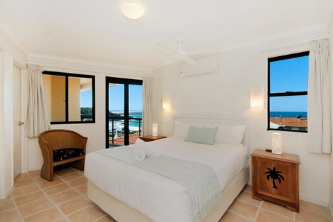 The Cove Yamba - Hotel NSW 9