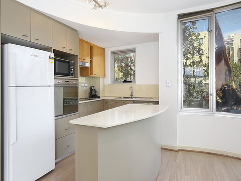 Lower Bridge And Sails - Executive 2BR Darlinghurst Apartment With Balcony And Rooftop Views - Hotel NSW 3