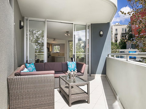 Lower Bridge And Sails - Executive 2BR Darlinghurst Apartment With Balcony And Rooftop Views - Hotel NSW 5