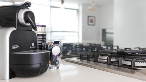 Lower Bridge And Sails - Executive 2BR Darlinghurst Apartment With Balcony And Rooftop Views - Hotel NSW 12