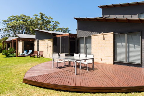 By The Beach B&B Self Contained Apartments - Hotel NSW 2