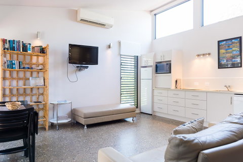 By The Beach B&B Self Contained Apartments - Hotel NSW 9