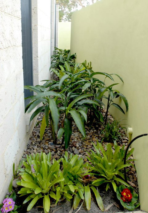 By The Beach B&B Self Contained Apartments - Hotel NSW 24