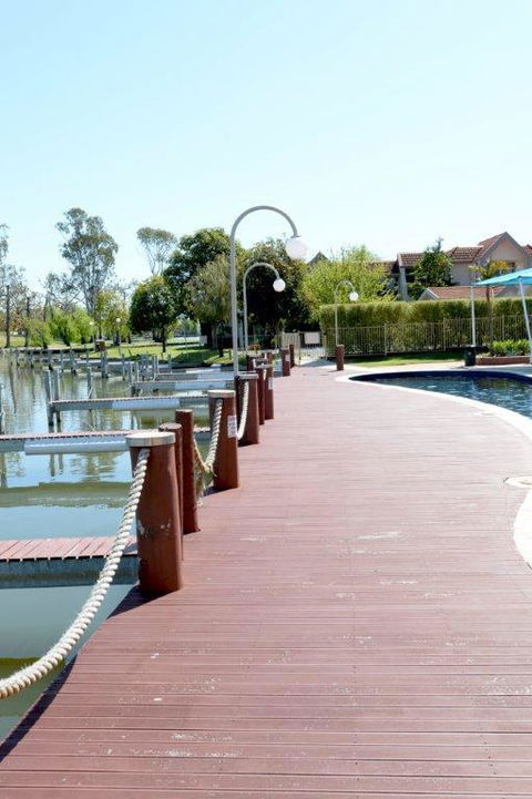Yarrawonga Waterfront Apartments - Hotel NSW 2