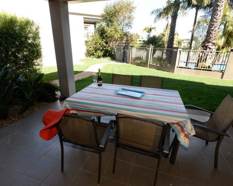 Yarrawonga Waterfront Apartments - Hotel NSW 5