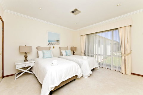 One Mile Mansion - Private Coastal Retreat FREE FAMILY ADVENTURE PASS - Hotel NSW 16
