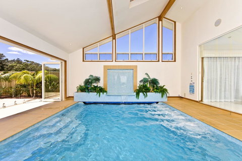 One Mile Mansion - Private Coastal Retreat FREE FAMILY ADVENTURE PASS - Hotel NSW 4