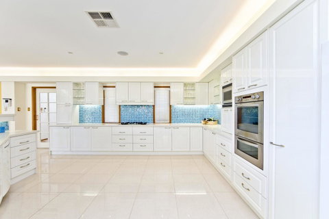 One Mile Mansion - Private Coastal Retreat FREE FAMILY ADVENTURE PASS - Hotel NSW 2