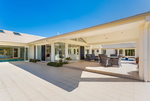 One Mile Mansion - Private Coastal Retreat FREE FAMILY ADVENTURE PASS - Hotel NSW 18