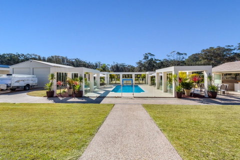 One Mile Mansion - Private Coastal Retreat FREE FAMILY ADVENTURE PASS - Hotel NSW 20
