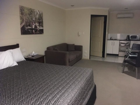 Balranald Club Motel - Hotel NSW 4