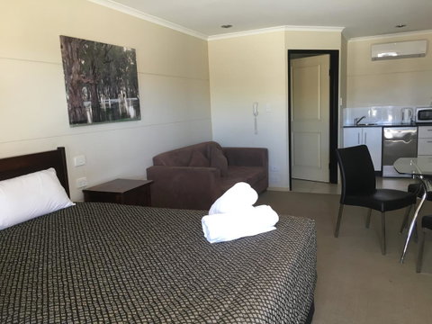Balranald Club Motel - Hotel NSW 2