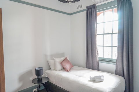 Oasis On Beamish Hotel - Hotel NSW 6