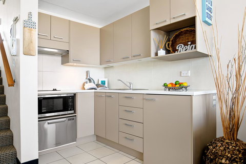 Relaxed Beachside Living - Hotel NSW 6