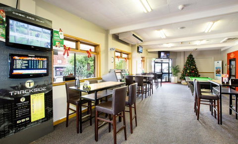 Nightcap At Hume Hotel - Hotel NSW 23