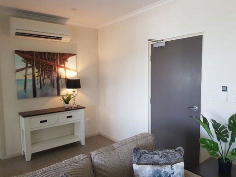 Darwin-Ocean Views, Tropical Getaway, Pool & Aircon - Hotel NSW 6